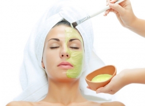 Bỏ túi 7 cách đắp mặt nạ dưỡng da từ trà xanh tại nhà mà chị em nên thử. 